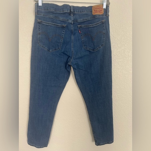 Levi’s Mid Rise Boyfriend Women’s Jeans Medium Wash Size 32 Relaxed Fit Stretch - Picture 6 of 11